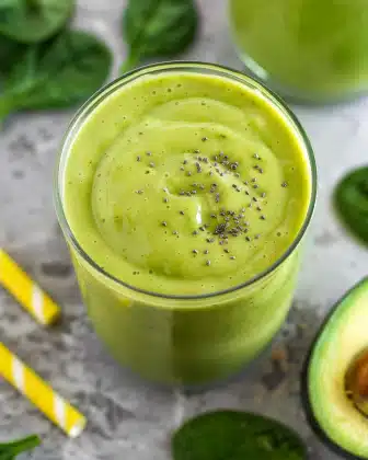 5-Ingredient Spinach Avocado Smoothie (Unsweetened)