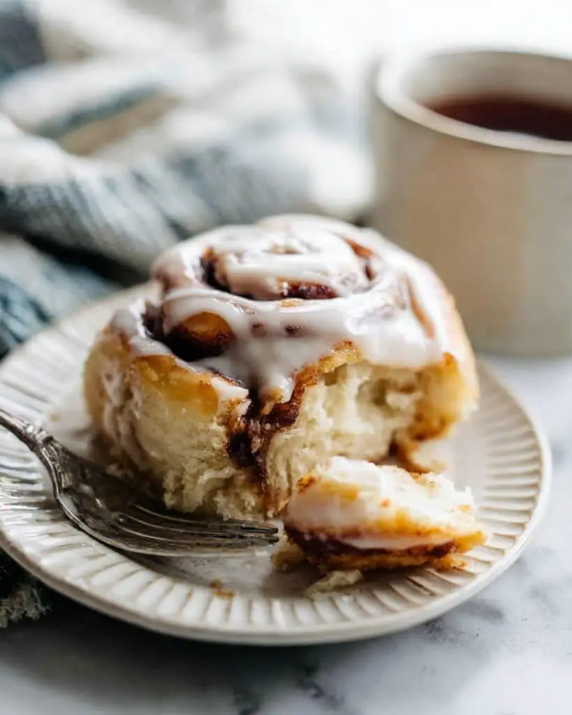 Easy Homemade Cinnamon Rolls Recipe