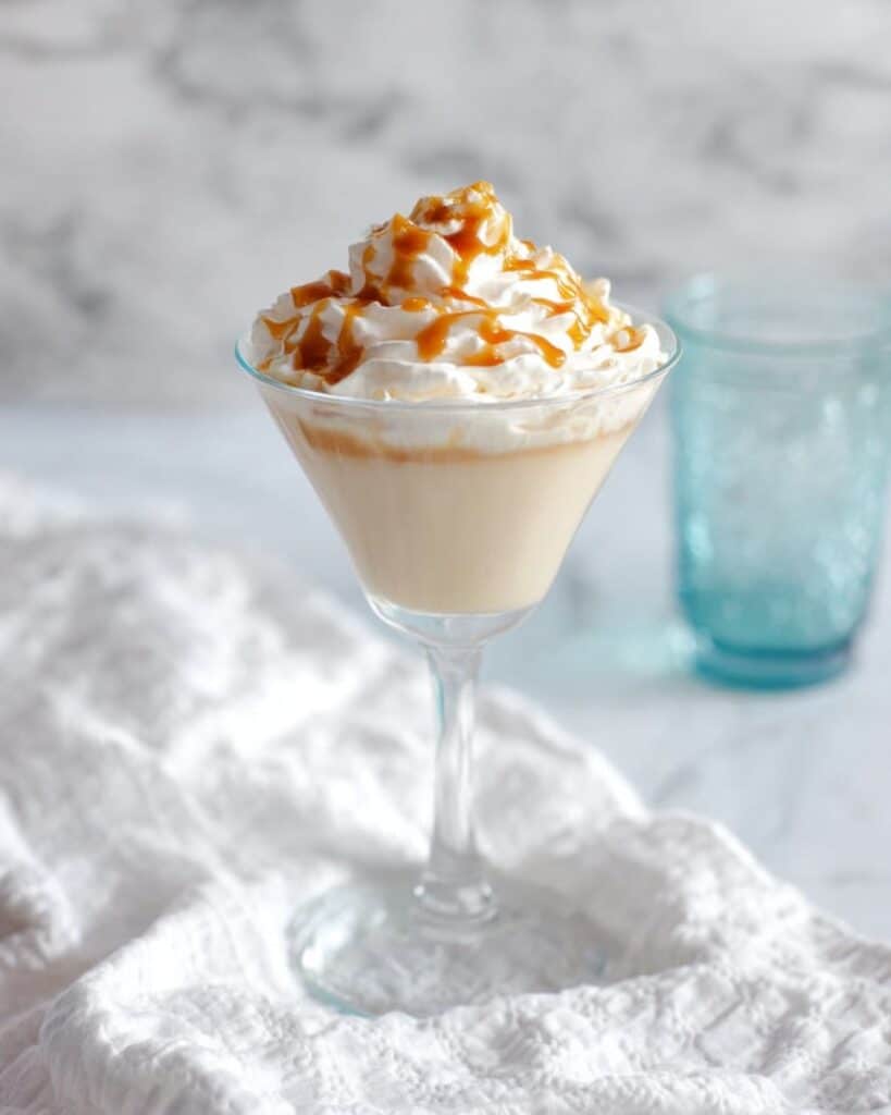 The Best Christmas Cocktail: A Winter Snowflake Recipe