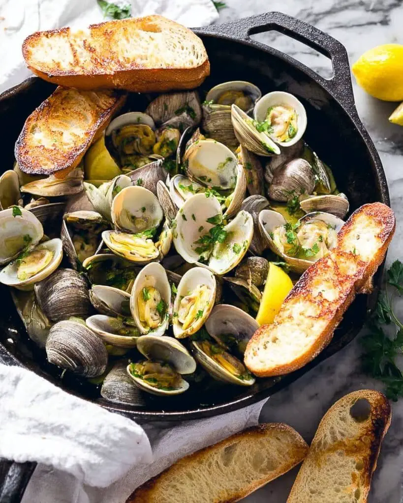 Buttery Garlic Steamed Clams Recipe