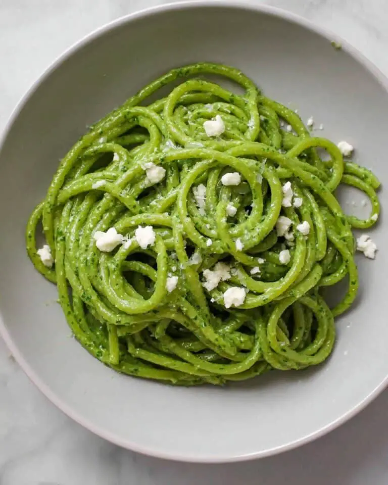 Tallarines Verdes (Peruvian Green Pasta with Spinach and Basil) Recipe